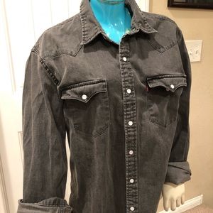 Levi’s thick gray button down cowboy shirt
